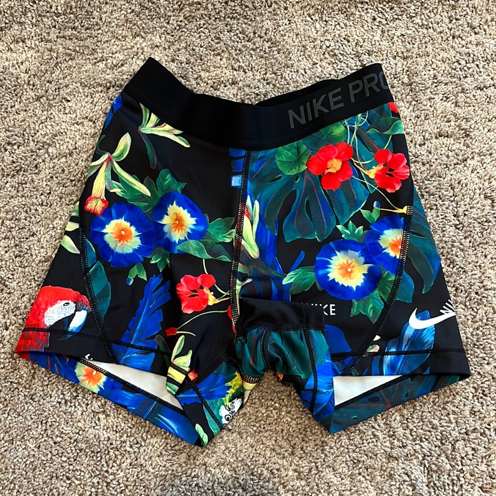 NIKE PRO women’s spandex, colorful tropic parrot print